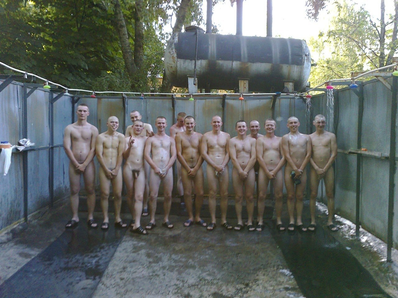 фото голые парни солдаты Telegraph