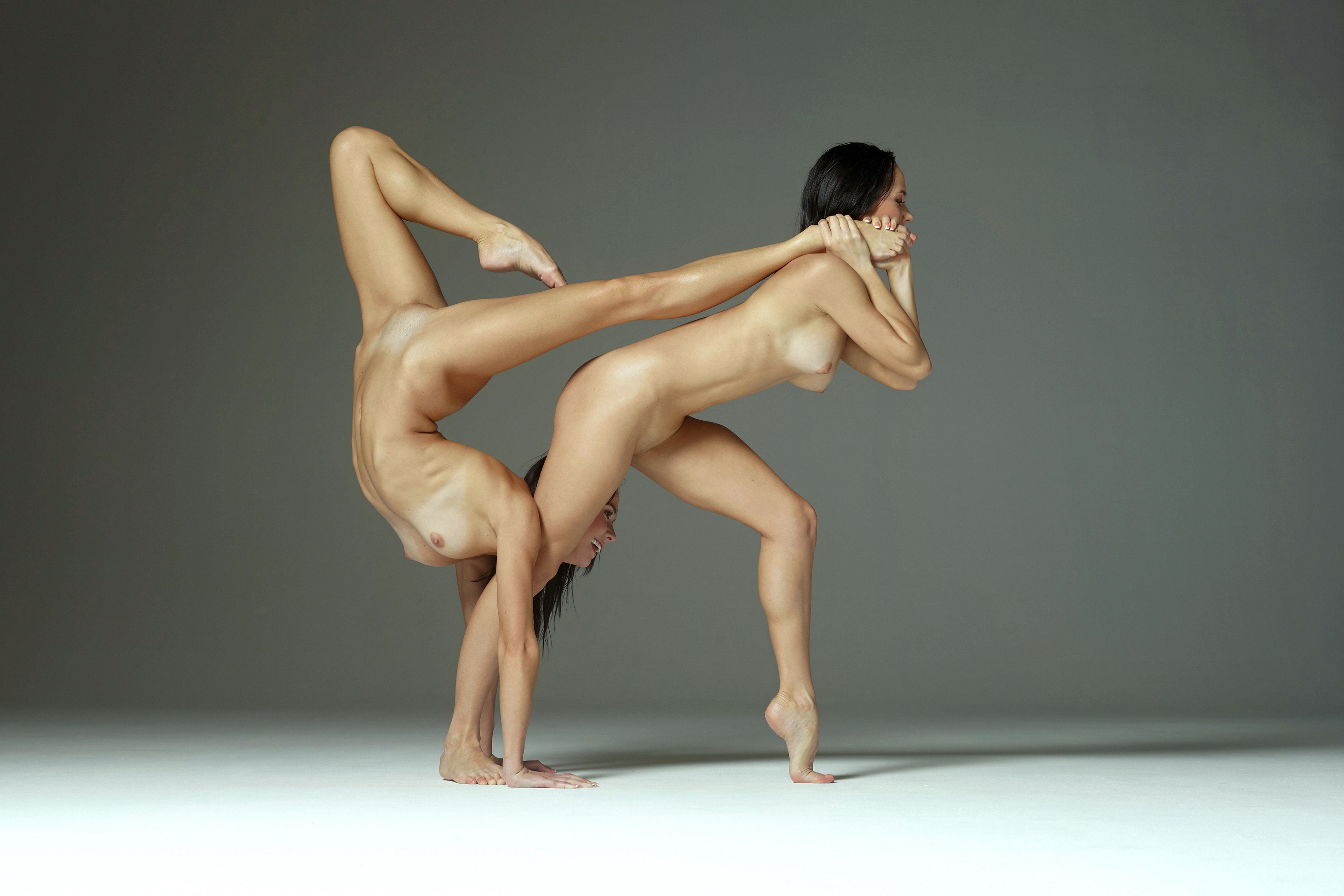 Nude gymnast practices