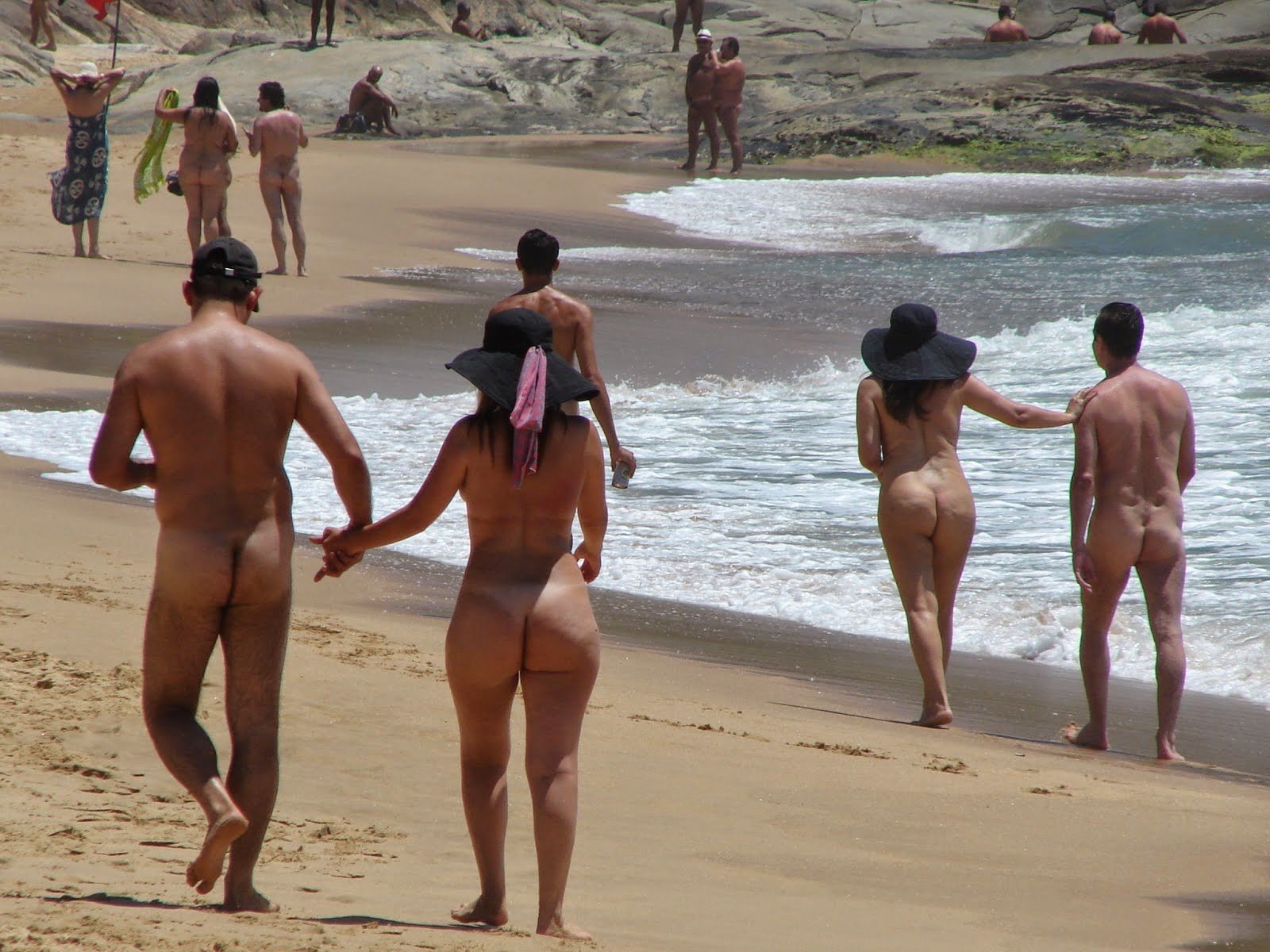 Нудитсы на пляже фото