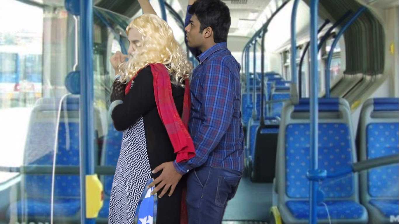 Короткие Порно Ролики В Автобусе Щупает Грудь