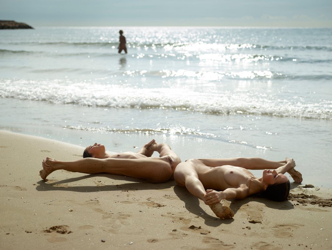 Мужчины женщины пляж ню фото