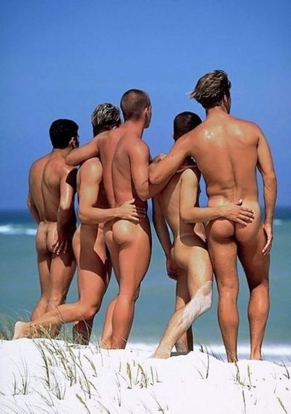 Гей Порно Групповое На Пляже