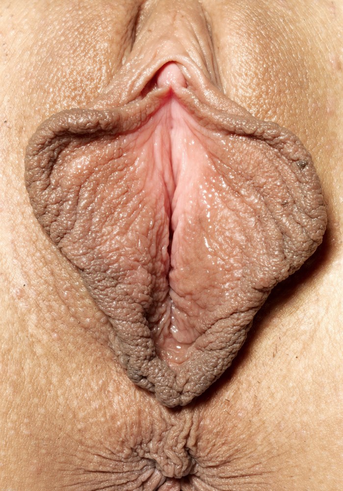 Огромнейшие половые губы крупно
