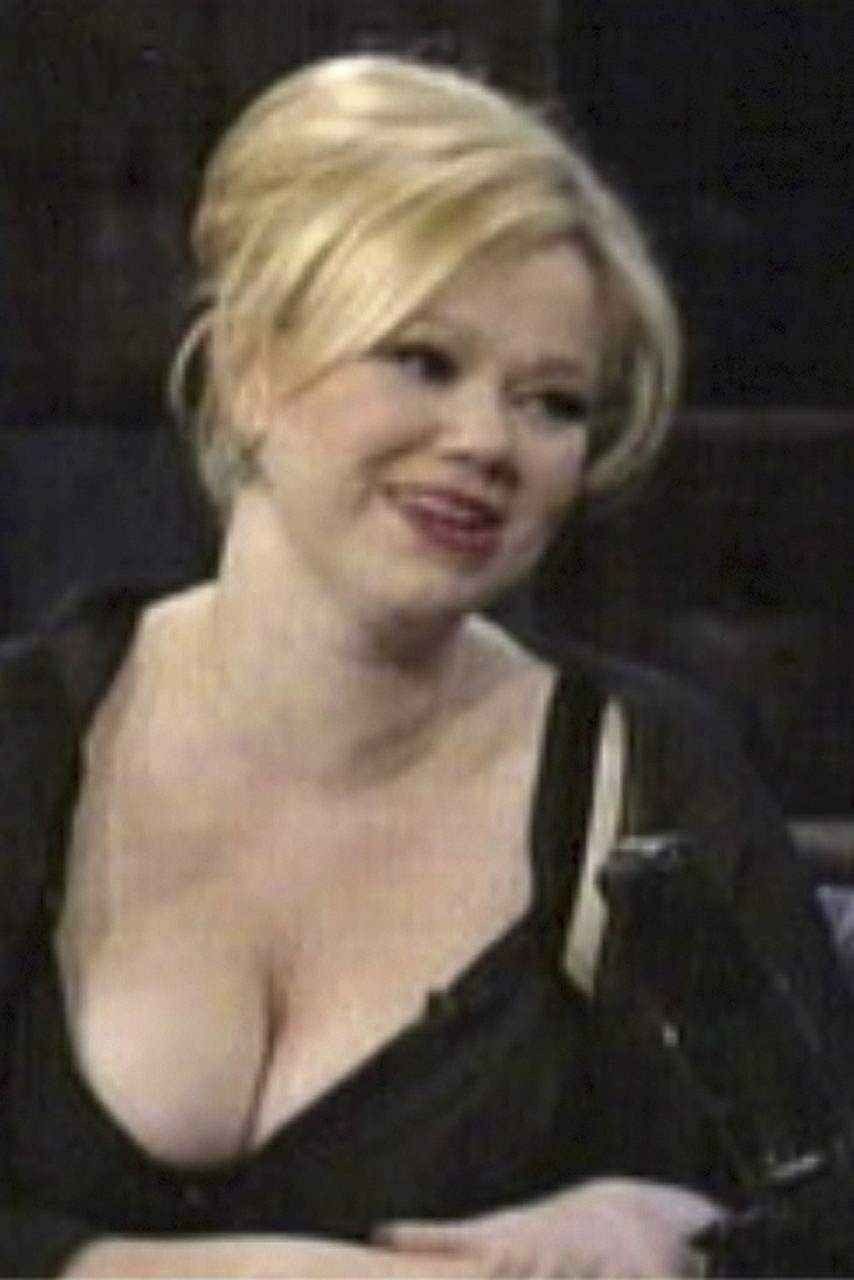A Gallery of Caroline Rhea's Stunning Boobs That Will Leave You Wanting More