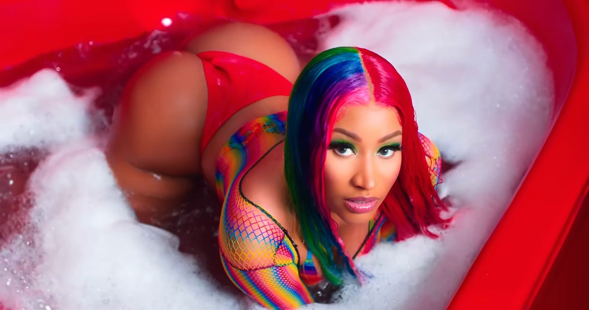 Nicki minaj butt drop