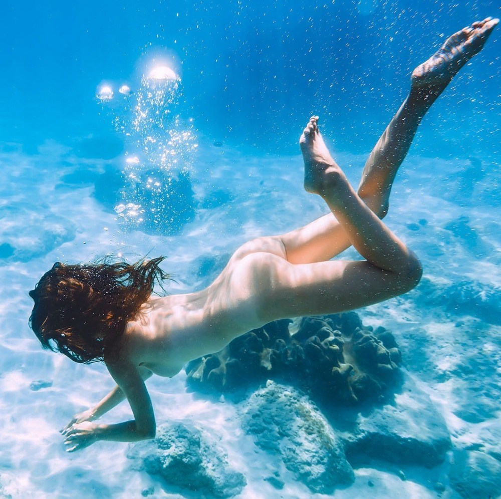 голая эротика под водой фото 77