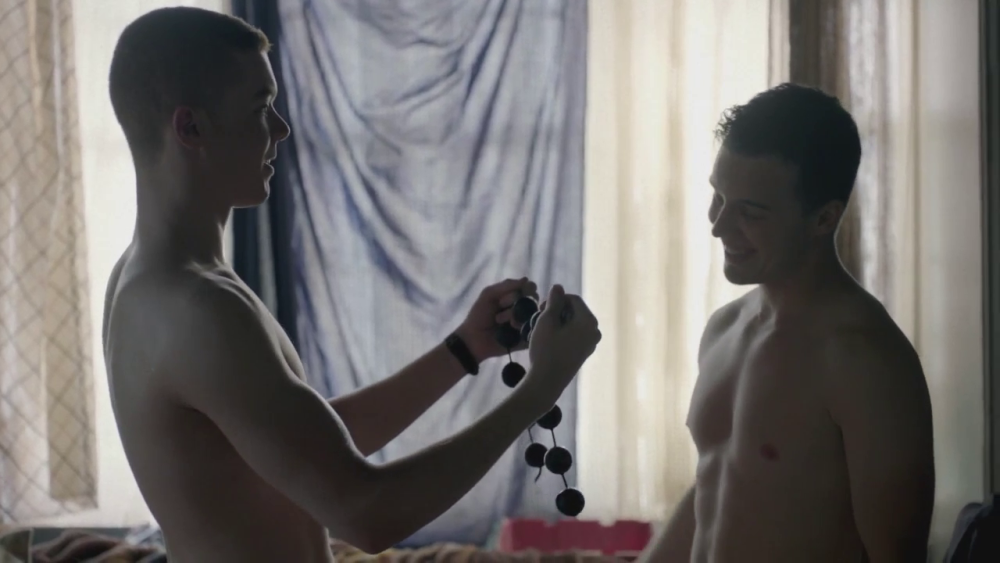 Steve Howey голый