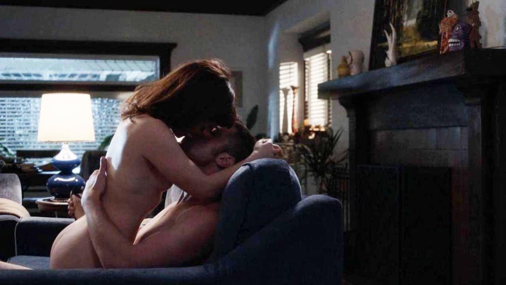 Грейси Льюис nude girl photo -gif