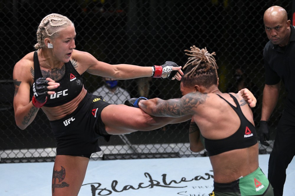 Камила Смогулецка UFC