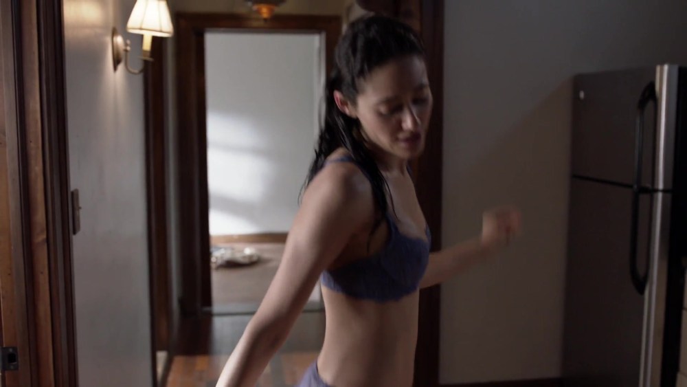 Emma Kenney бесстыжие грудь