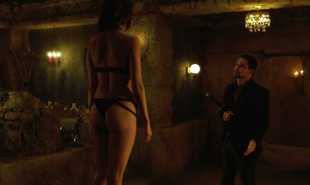 Eiza Gonzalez topless