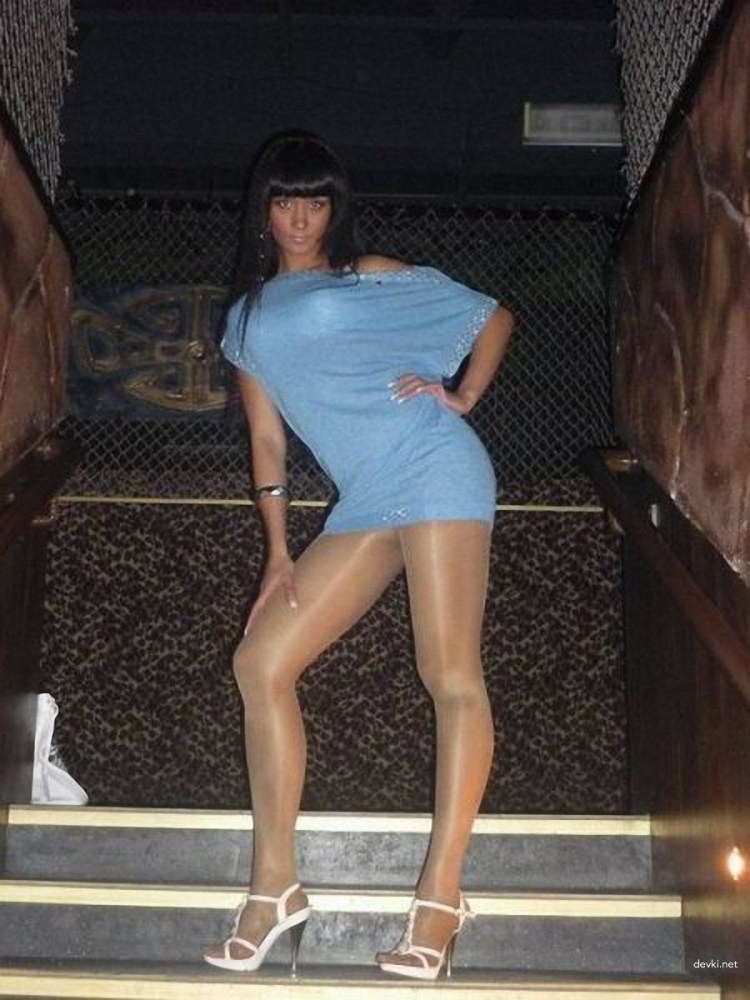 Ню Безгрудые в платьях