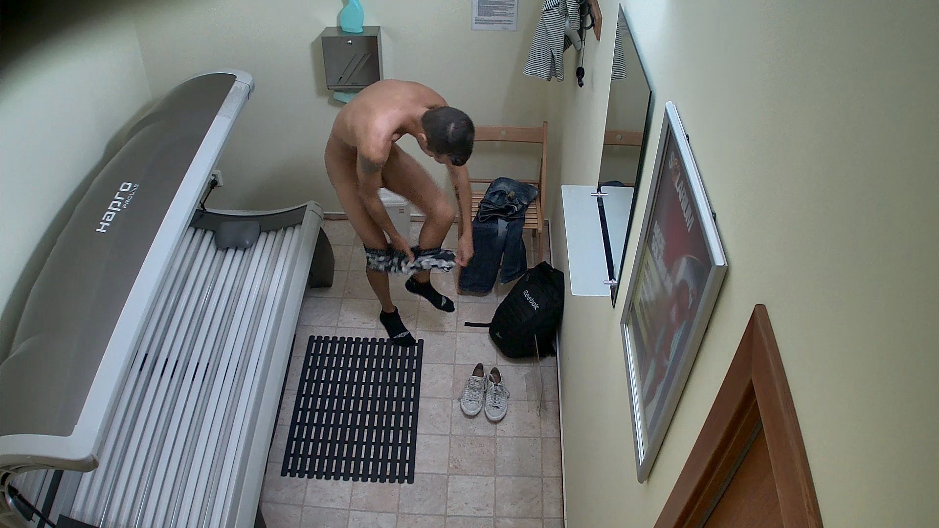 голые мужчины скрытые камеры фото 15