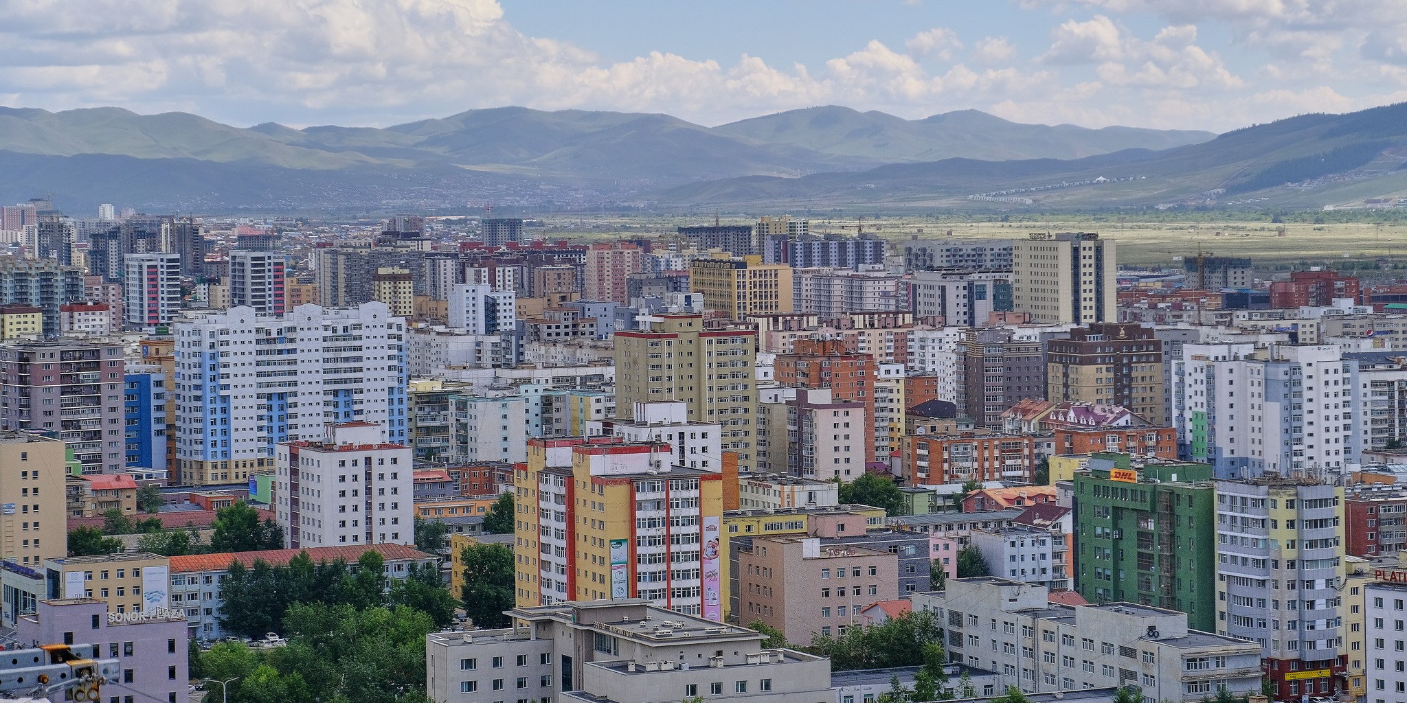 Монголия строительство. Монголия Улан Батор. Монголия столица Улан Батор. Монголия Улан Батор достопримечательности. Юрта в Улан Баторе.