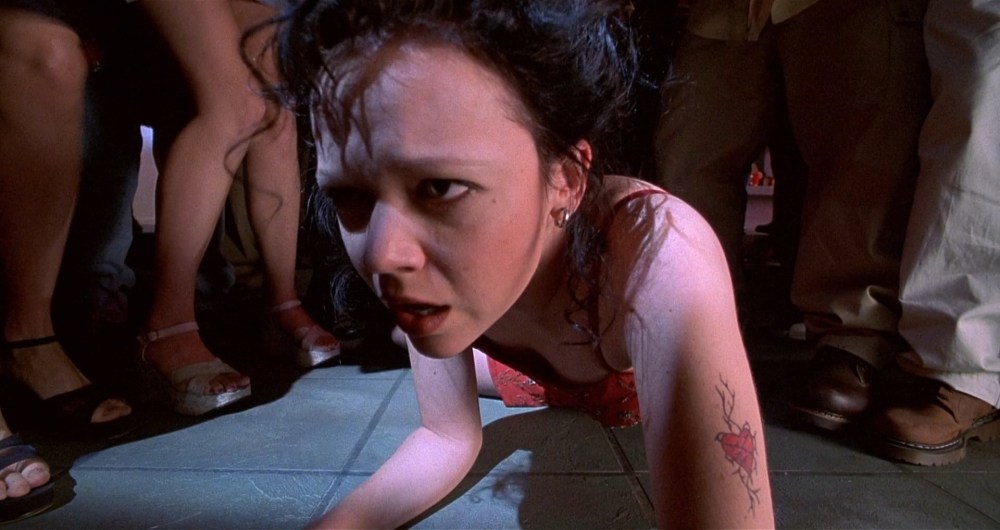 Эмили Теннант постельные сцены