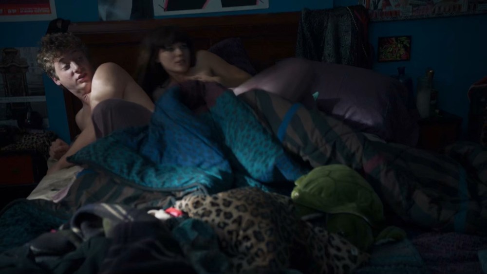 Карен Гиллан порнография