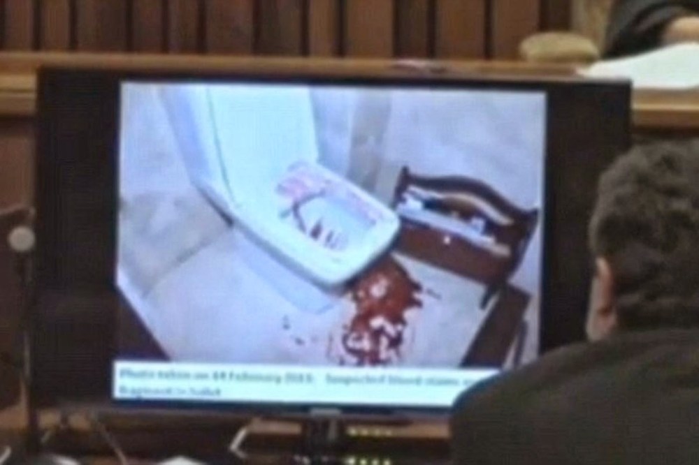 Миа Заттоли лесби сцены