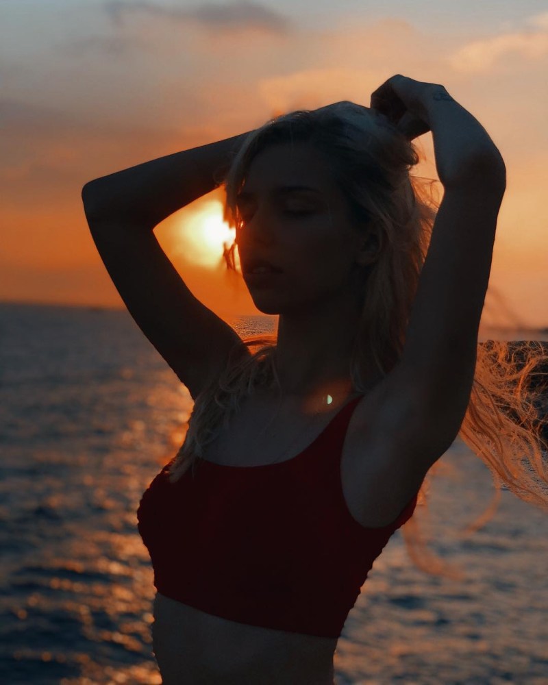 Полина Малиновская hot