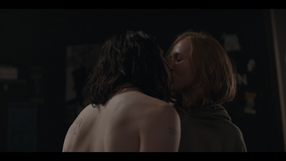 Сериал тьма сиськи Джина Стибиц