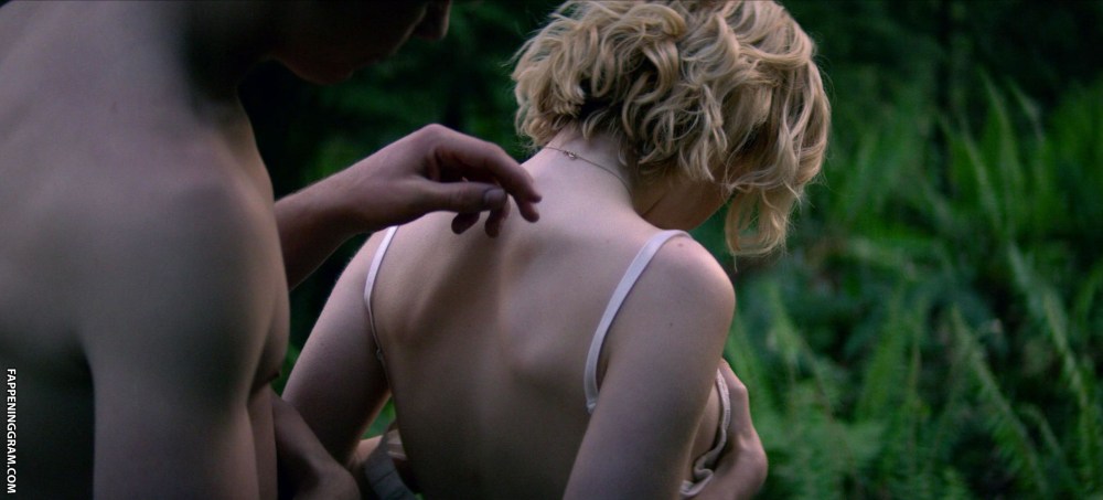 Кирнан Шипка Салли Дрейпер nude