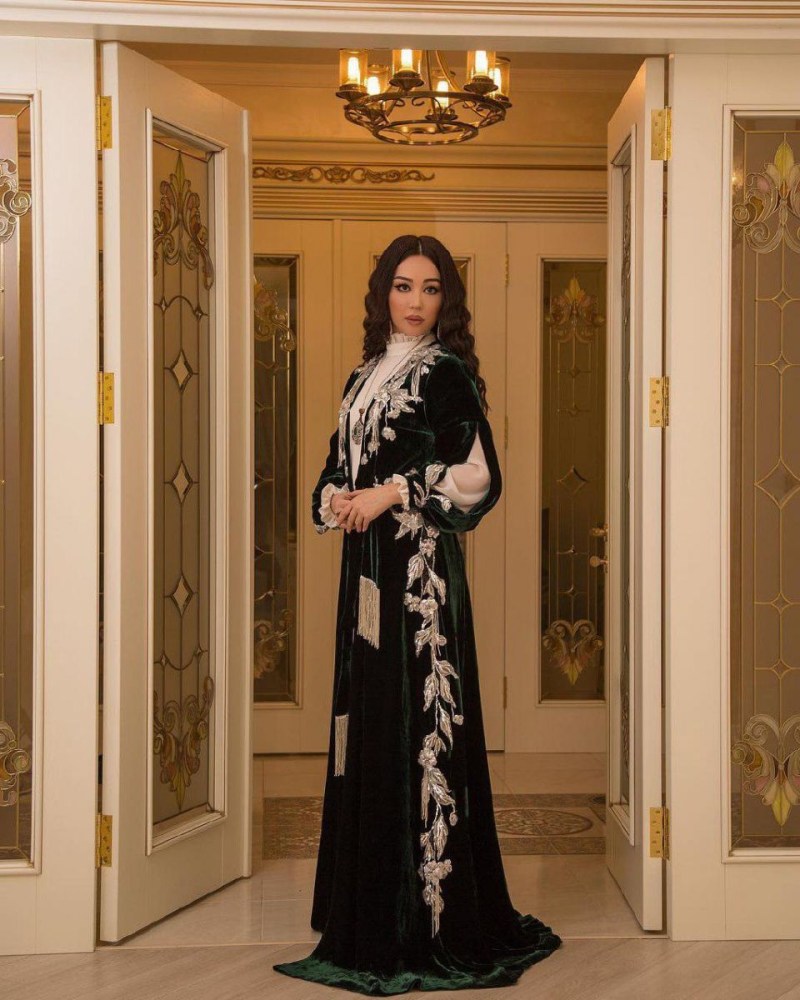 Asal shodiyeva либослари