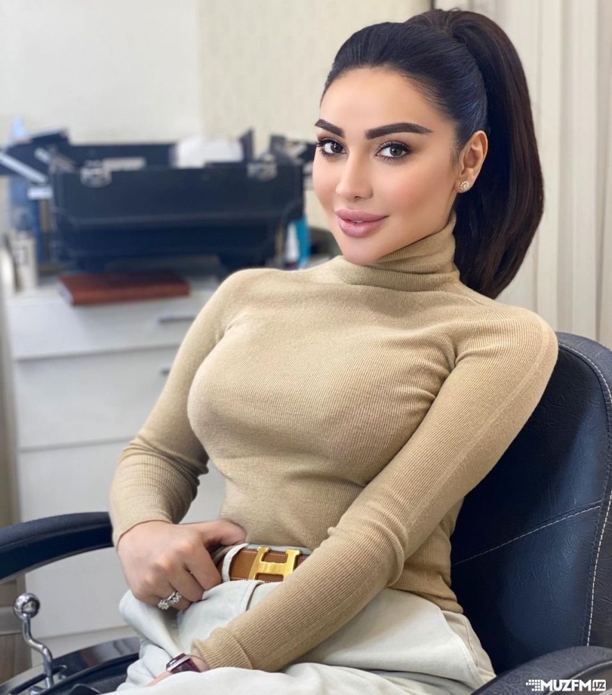 Транссексуал азиан секретарь Надия Шемаль