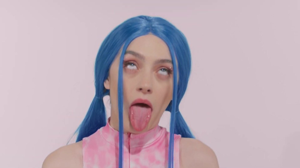 She hates me рисунки