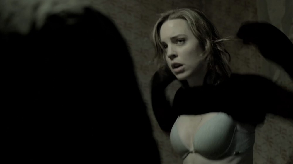 Eekat Melony в платье сиськи