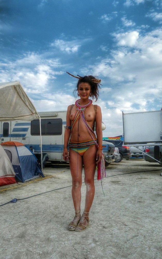 Натали Келли Burning man
