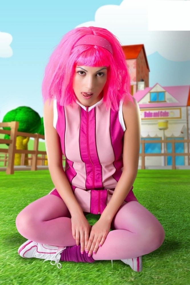 Секси Лейзи Таун Стефани