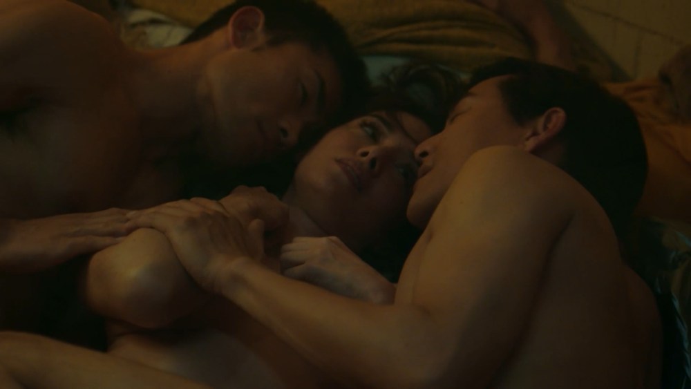 Сара Малакул Лэйн sex Scene