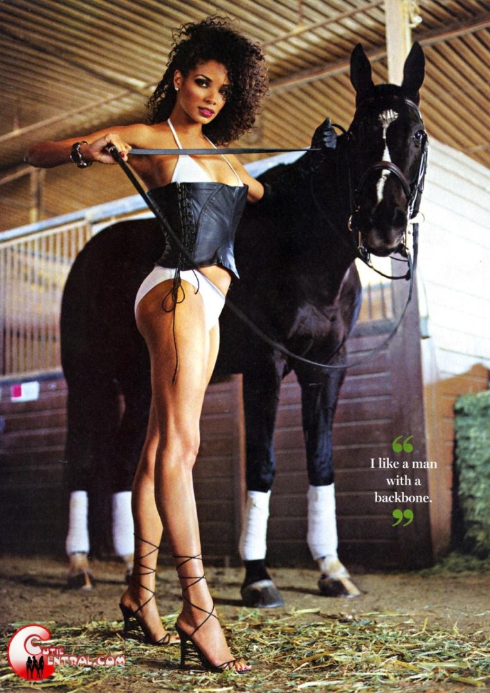 Рошелль Суонсон сиськи