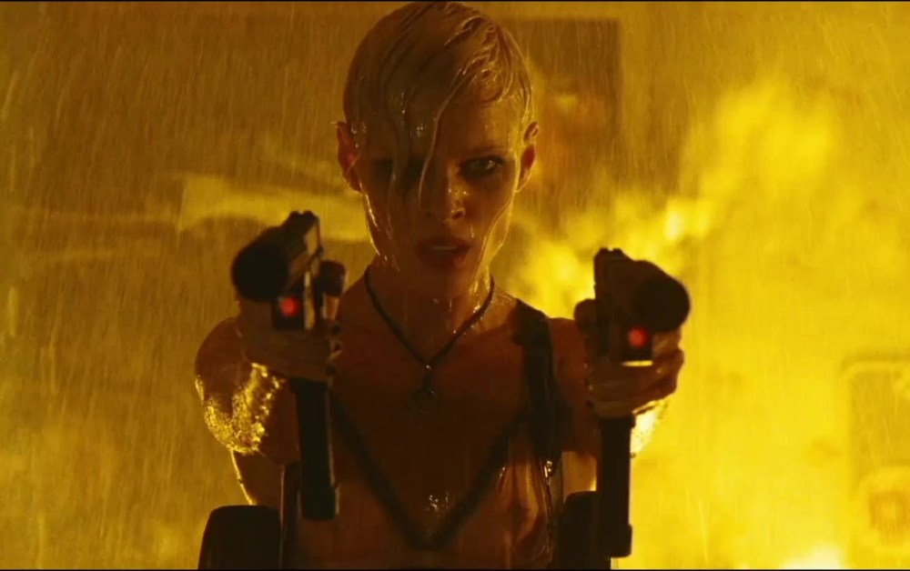 Amber Valletta горячие