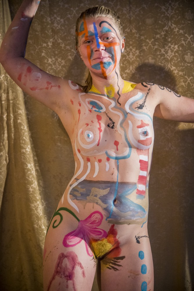 Пляж рисунки на голом теле