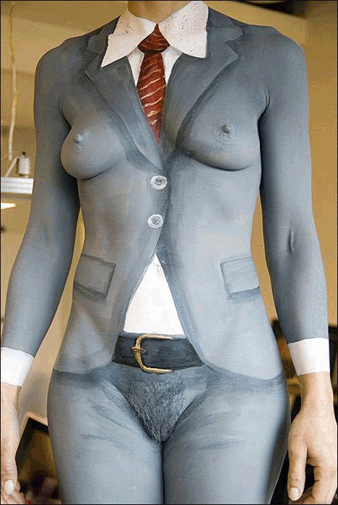 Боди арт одежды на голое тело