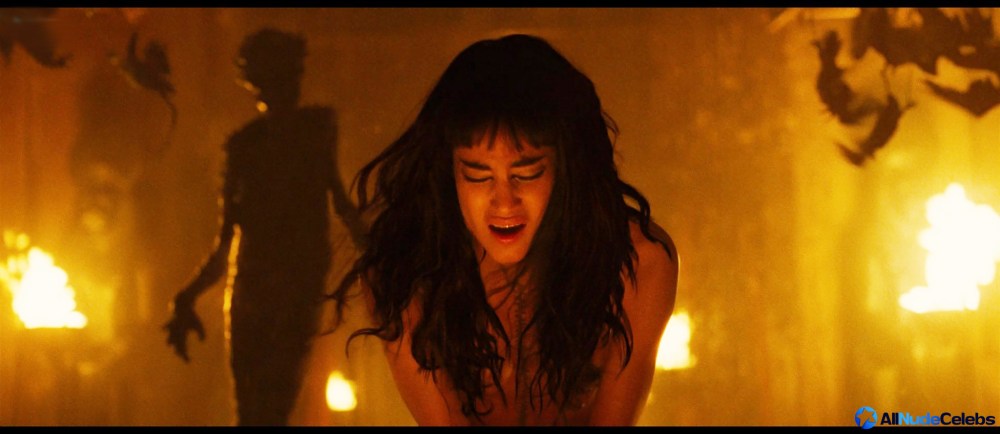 София Бутелла (Sofia Boutella) голая