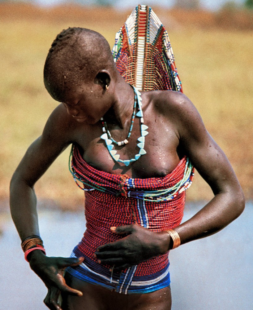 Голые женщины из племени