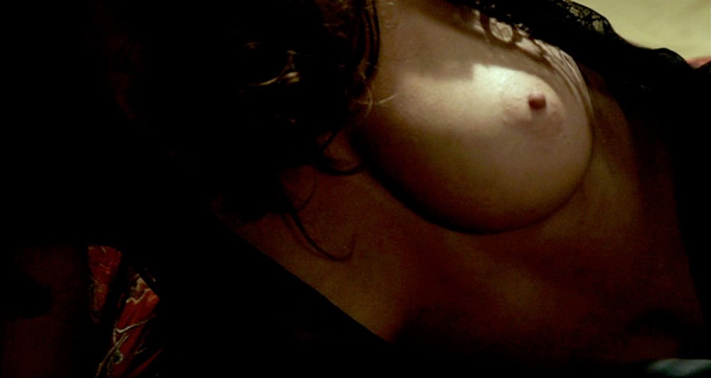 Камилла Алвес обнаженка