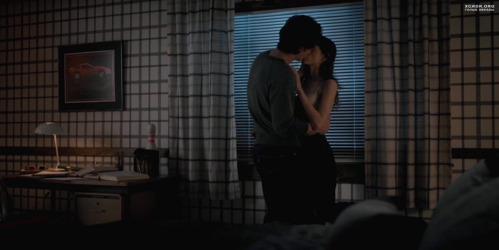 Наталия Дайер эротические сцены