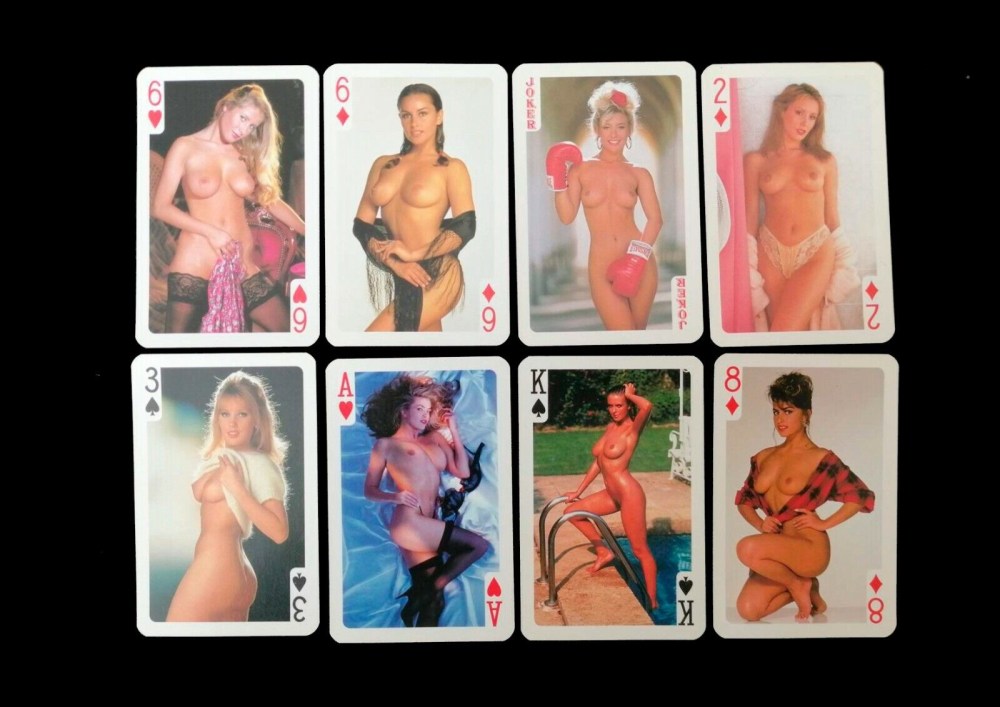 Игровые карты с голыми девушками