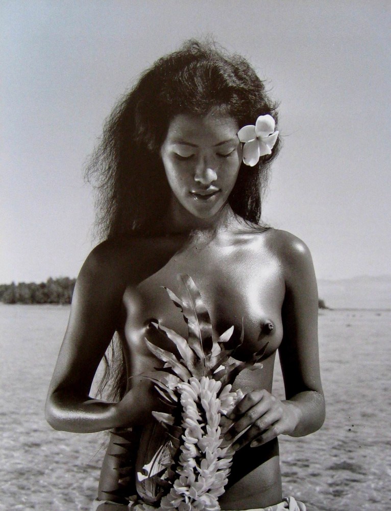 Голые негритянки на публике