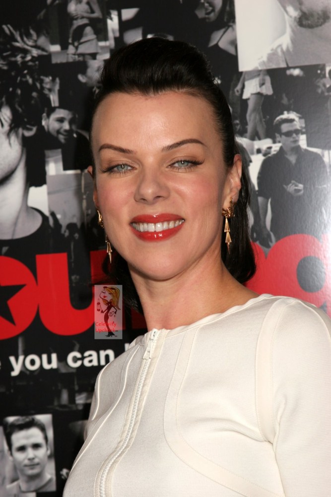 Конеко тверкает