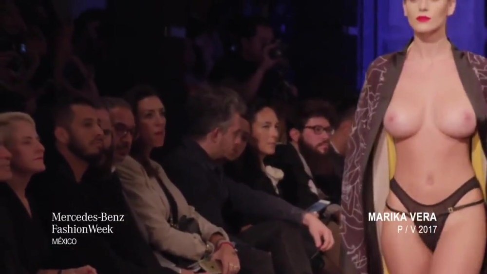 Модели с тремя грудями