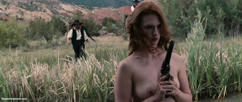 Дженьюари Джонс сиськи