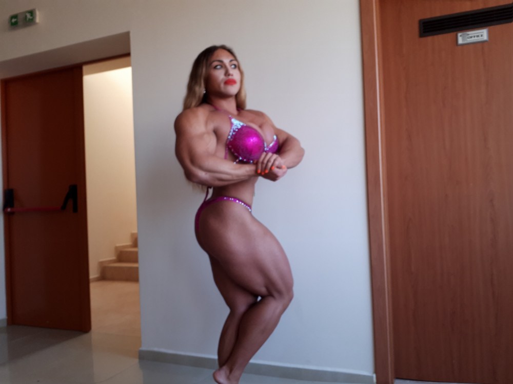 Женщина культурист Наталья Батова
