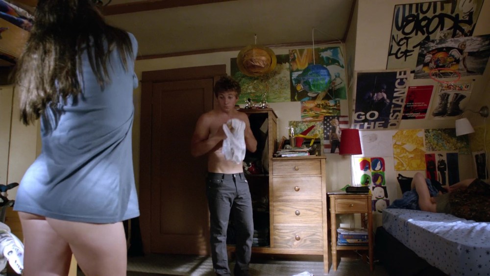 Мэнди Милкович бесстыжие сиськи