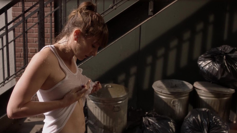 Bitch girl сохры голая