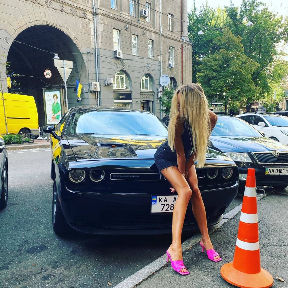 Американская авто блогерша