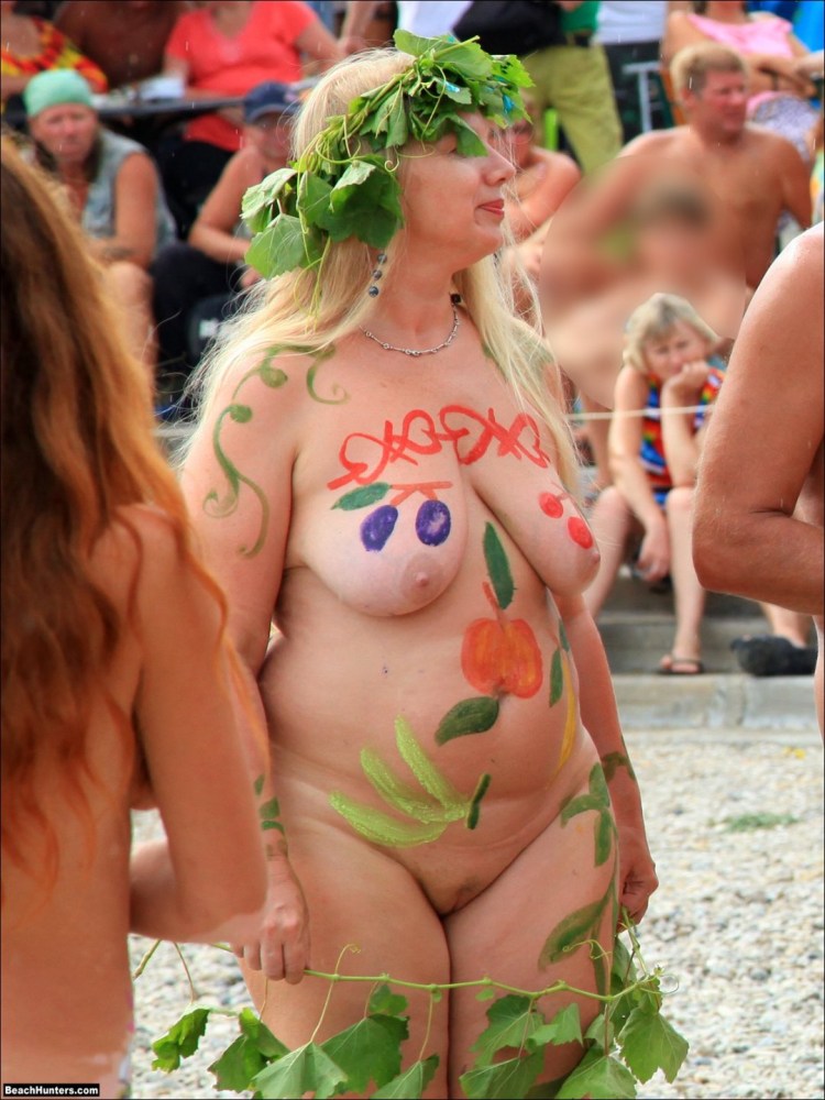 Праздник голых нудисток