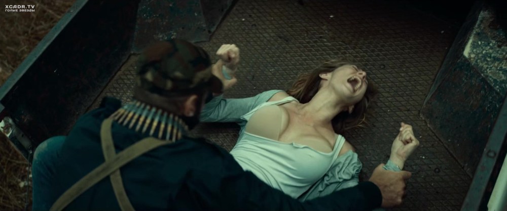 Милена Радулович ножки